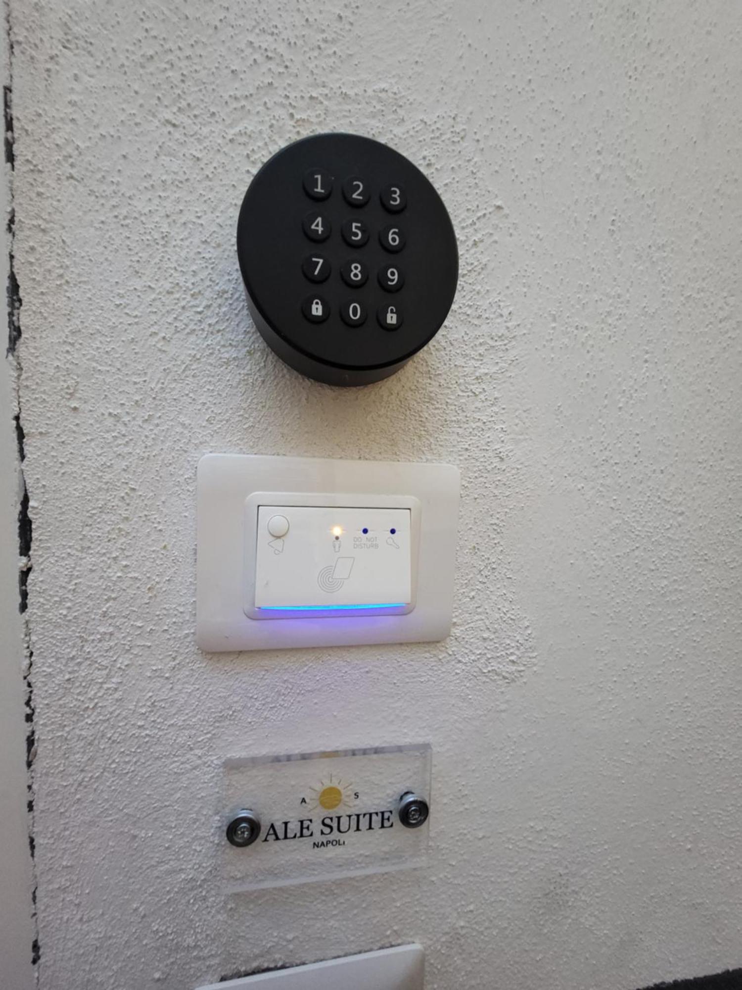 Alesuite Неаполь Екстер'єр фото